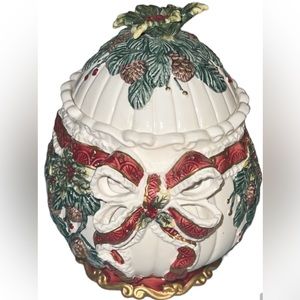 Beautiful Christmas Cookie jar